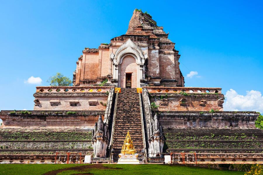 Wat Chedi Luang - Multi country asia tours