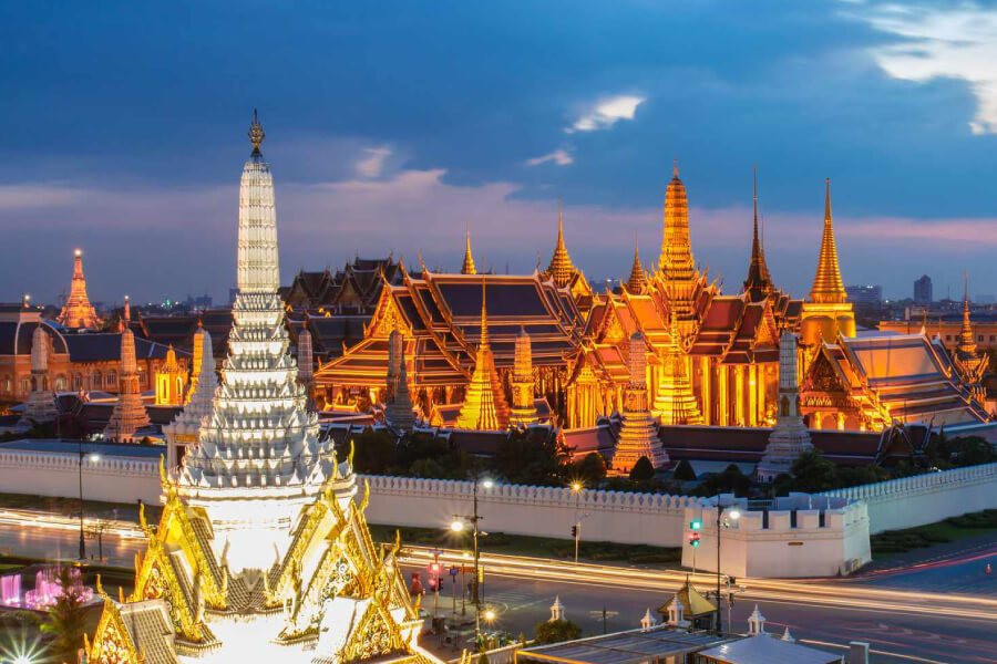 Wat Phra Kaew - Multi country asia tours