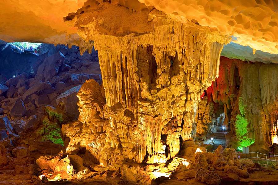 Sung Sot cave - Vietnam and Cambodia tours
